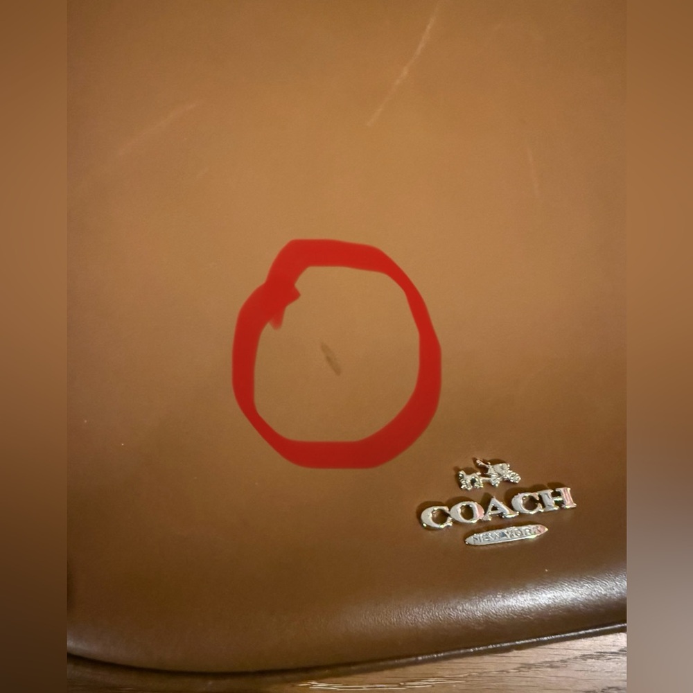Coach Nomad Hobo Crossbody
brown glovetanned leather with red edgepaint - Picture 5 of 7